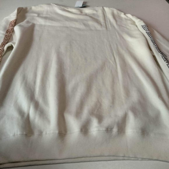 NWT Women’s Marvel Wakanda Forever Graphic Sweatshirt Cream M. - Picture 5 of 10